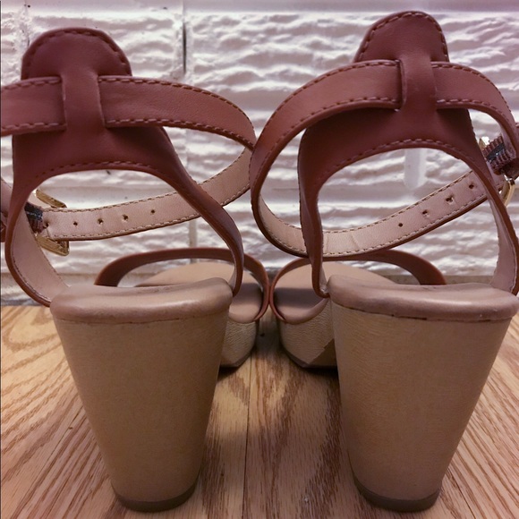 Strappy Synthetic Wood Low-Heel Sandals - Picture 4 of 4